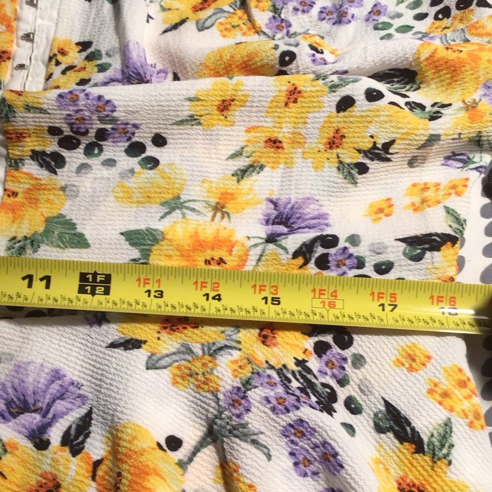 NEWT CITY CHIC PEPLUM FLORAL TOP. - Picture 7 of 11